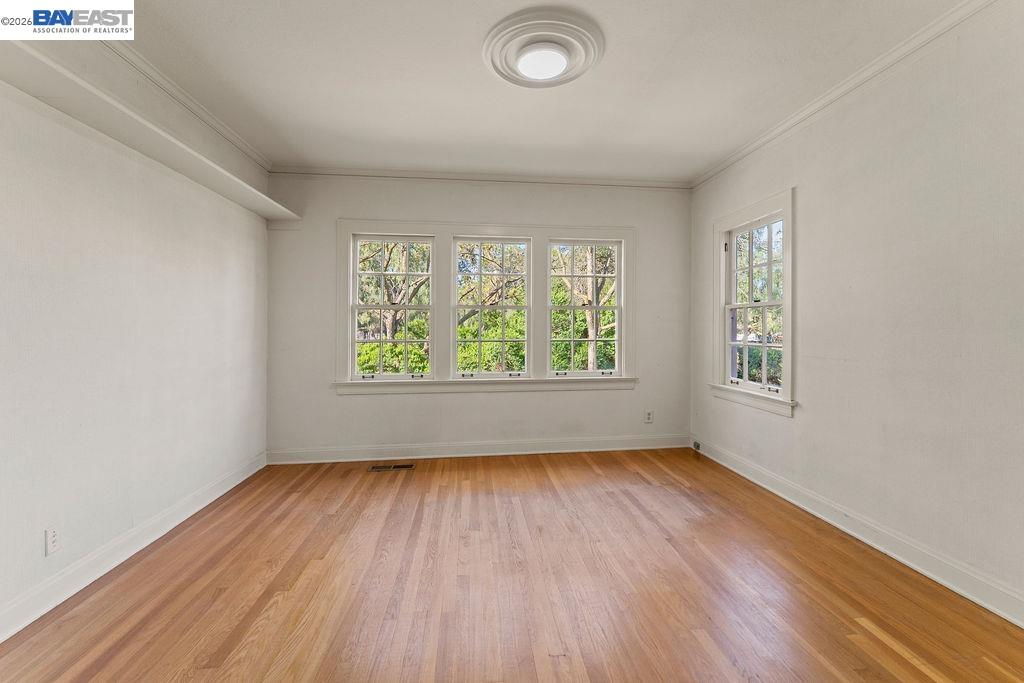 Detail Gallery Image 19 of 59 For 1972 S Livermore Ave, Livermore,  CA 94550 - 5 Beds | 2 Baths