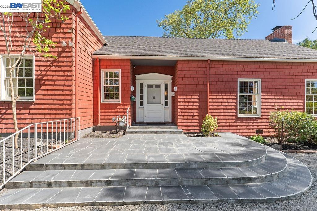 Detail Gallery Image 3 of 59 For 1972 S Livermore Ave, Livermore,  CA 94550 - 5 Beds | 2 Baths