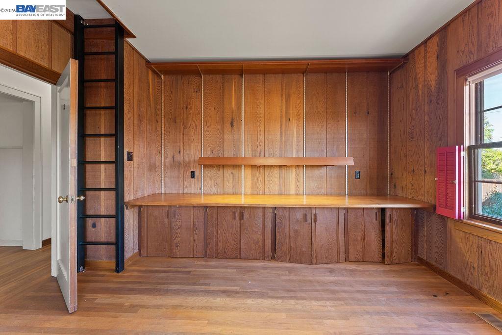 Detail Gallery Image 21 of 59 For 1972 S Livermore Ave, Livermore,  CA 94550 - 5 Beds | 2 Baths