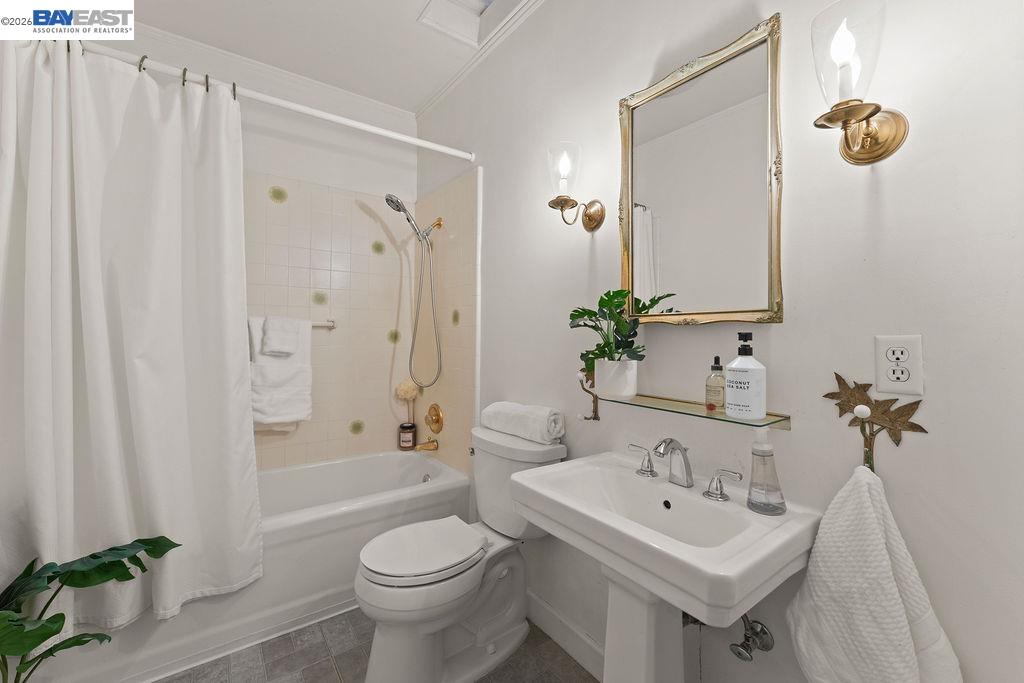 Detail Gallery Image 23 of 59 For 1972 S Livermore Ave, Livermore,  CA 94550 - 5 Beds | 2 Baths