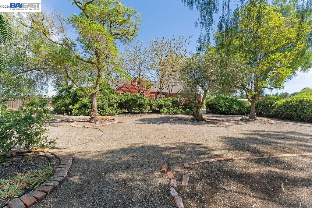 Detail Gallery Image 28 of 59 For 1972 S Livermore Ave, Livermore,  CA 94550 - 5 Beds | 2 Baths