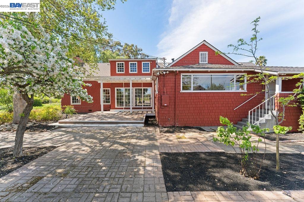 Detail Gallery Image 33 of 59 For 1972 S Livermore Ave, Livermore,  CA 94550 - 5 Beds | 2 Baths