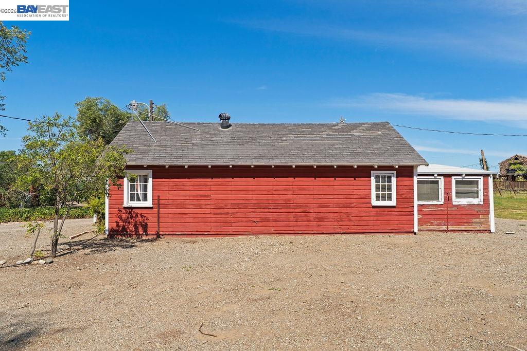 Detail Gallery Image 36 of 59 For 1972 S Livermore Ave, Livermore,  CA 94550 - 5 Beds | 2 Baths
