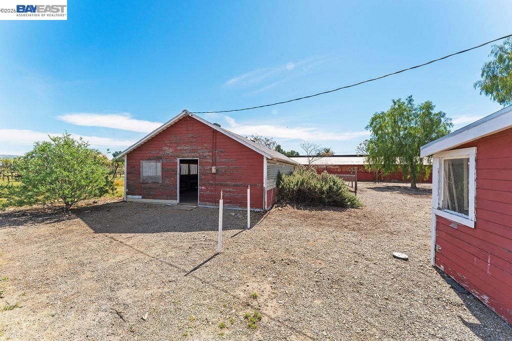 Detail Gallery Image 40 of 59 For 1972 S Livermore Ave, Livermore,  CA 94550 - 5 Beds | 2 Baths