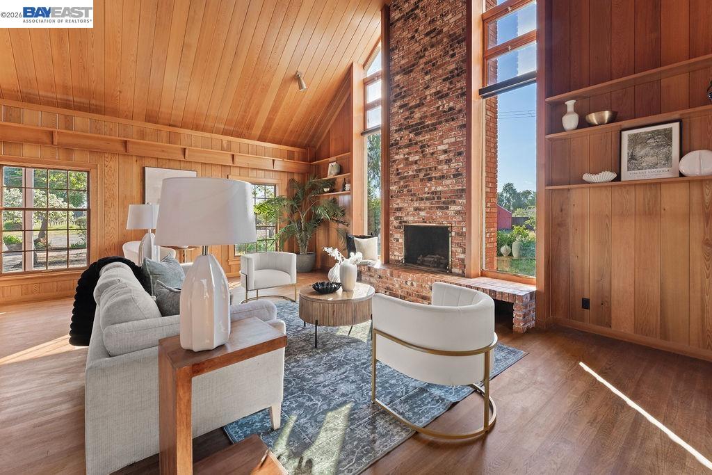 Detail Gallery Image 5 of 59 For 1972 S Livermore Ave, Livermore,  CA 94550 - 5 Beds | 2 Baths