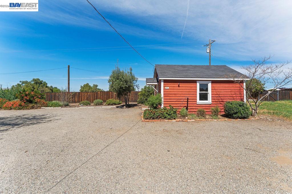 Detail Gallery Image 46 of 59 For 1972 S Livermore Ave, Livermore,  CA 94550 - 5 Beds | 2 Baths