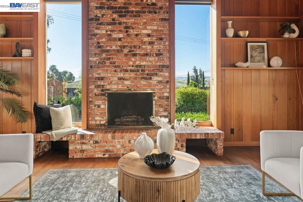 Detail Gallery Image 6 of 59 For 1972 S Livermore Ave, Livermore,  CA 94550 - 5 Beds | 2 Baths