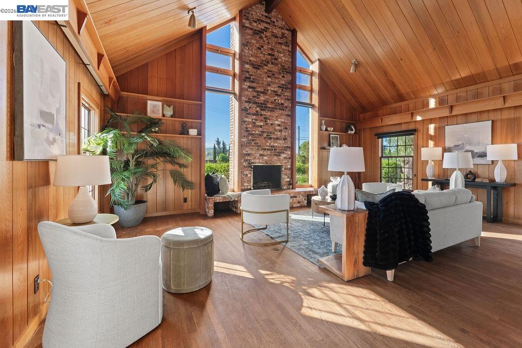 Detail Gallery Image 7 of 59 For 1972 S Livermore Ave, Livermore,  CA 94550 - 5 Beds | 2 Baths