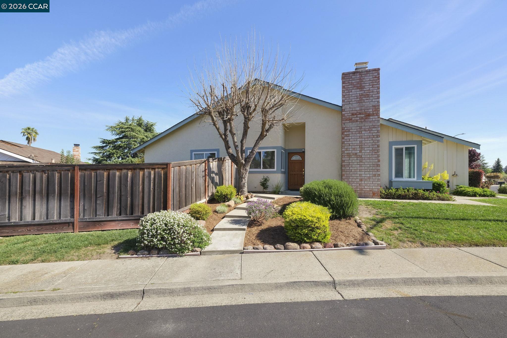 Front Image Thumbnail for CC41127724