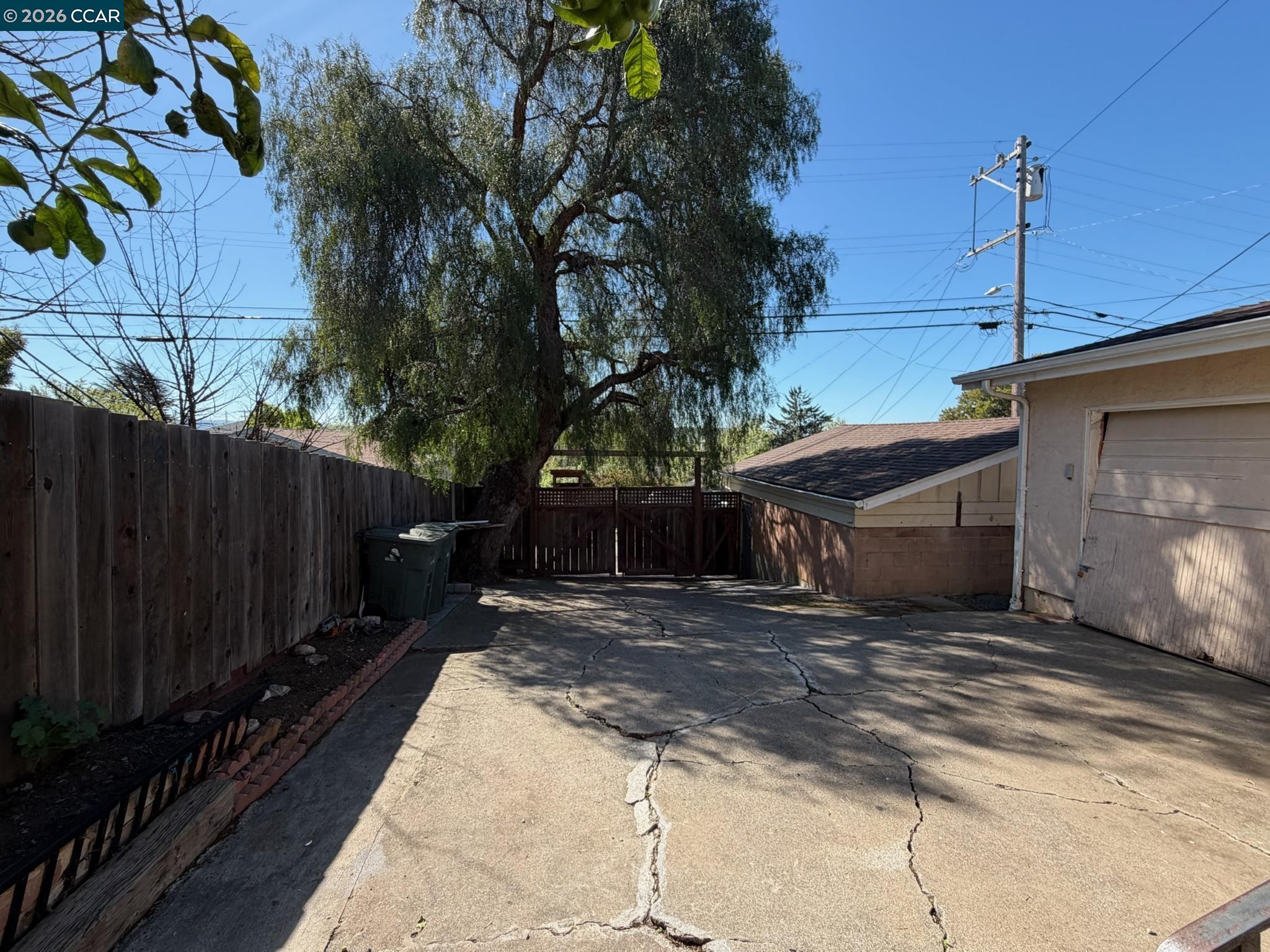 Detail Gallery Image 2 of 20 For 729 Pennsylvania St, Vallejo,  CA 94590 - 2 Beds | 1 Baths