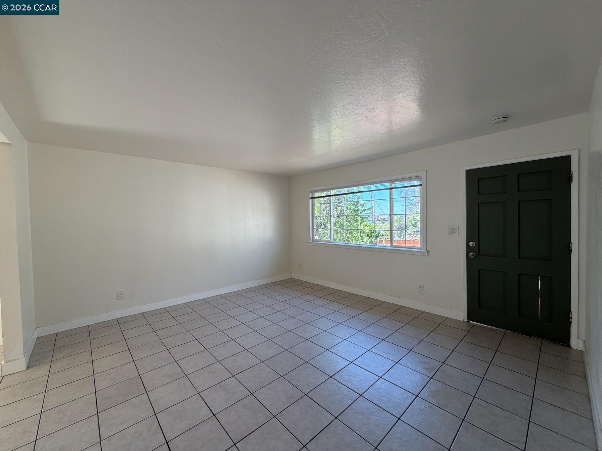 Detail Gallery Image 5 of 20 For 729 Pennsylvania St, Vallejo,  CA 94590 - 2 Beds | 1 Baths