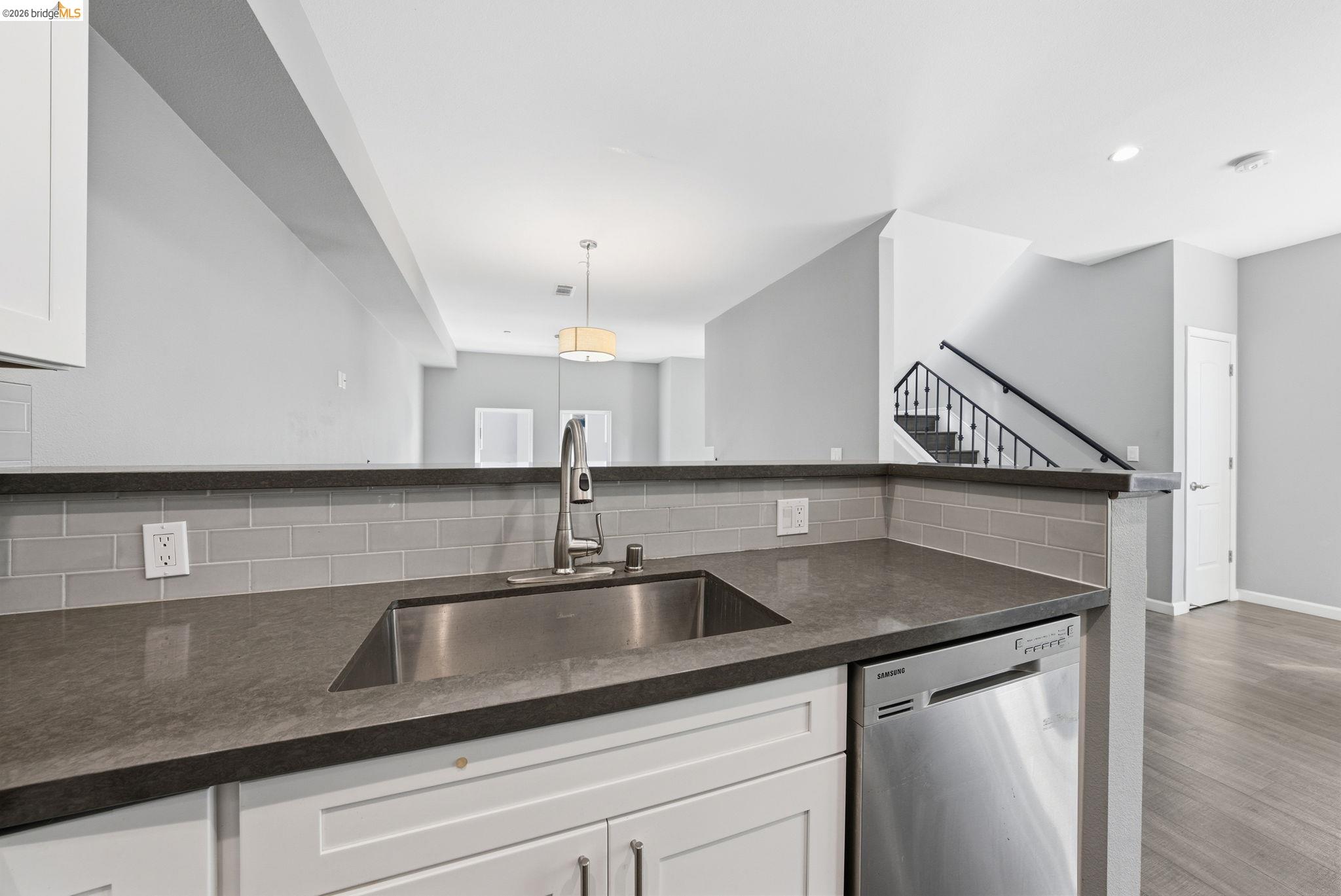 Detail Gallery Image 13 of 60 For 817 Estancia Ter, Hayward,  CA 94541 - 4 Beds | 3 Baths