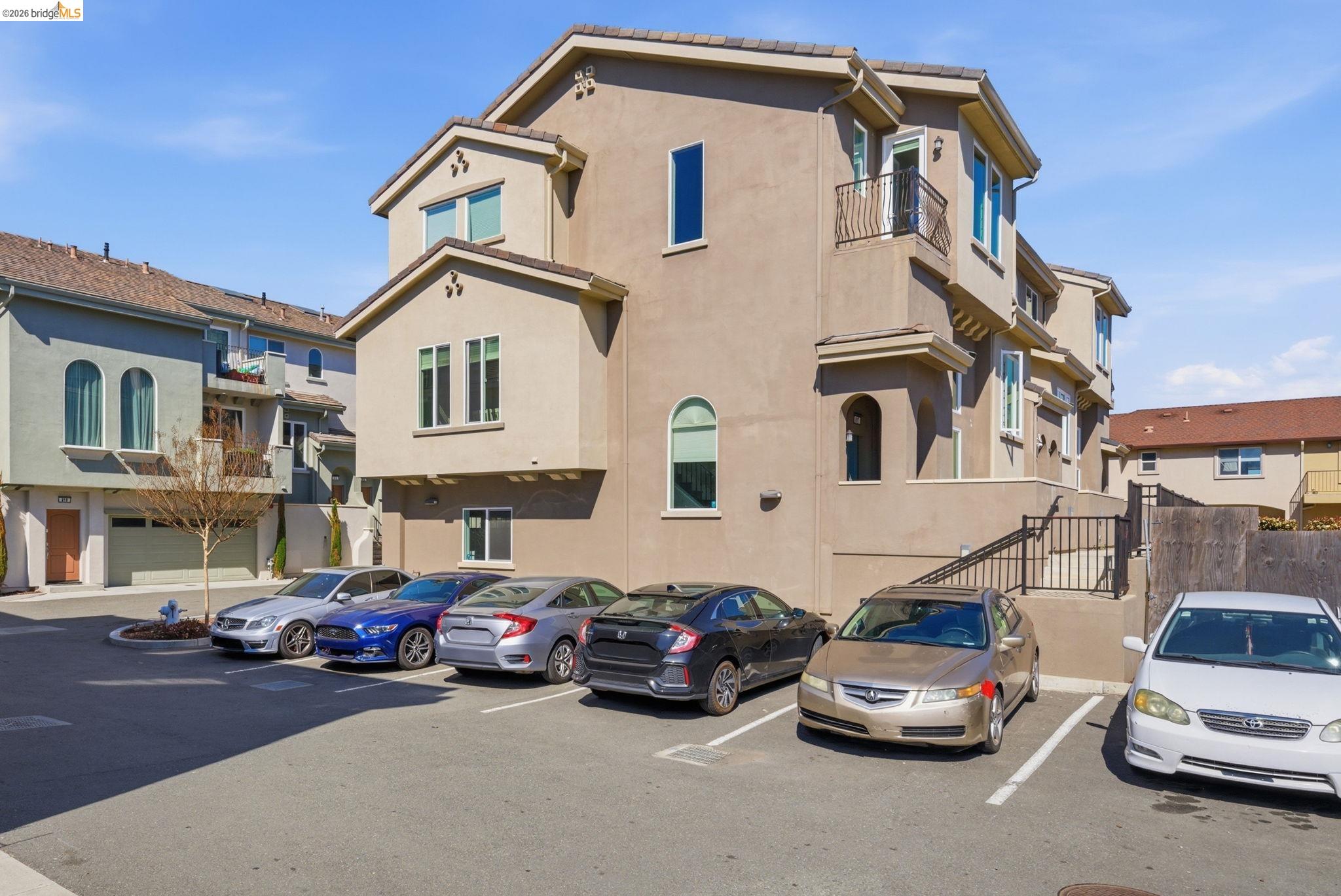 Detail Gallery Image 3 of 60 For 817 Estancia Ter, Hayward,  CA 94541 - 4 Beds | 3 Baths