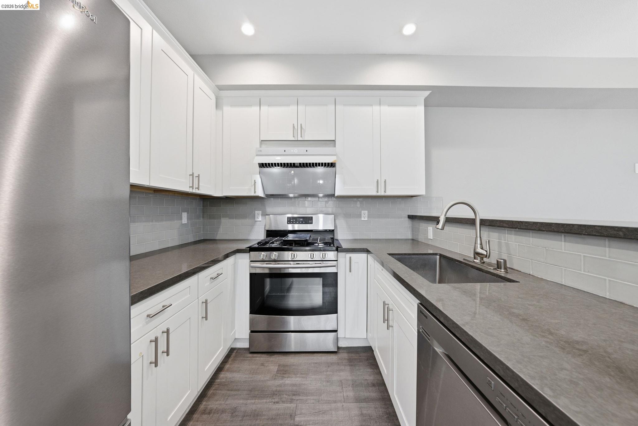 Detail Gallery Image 21 of 60 For 817 Estancia Ter, Hayward,  CA 94541 - 4 Beds | 3 Baths