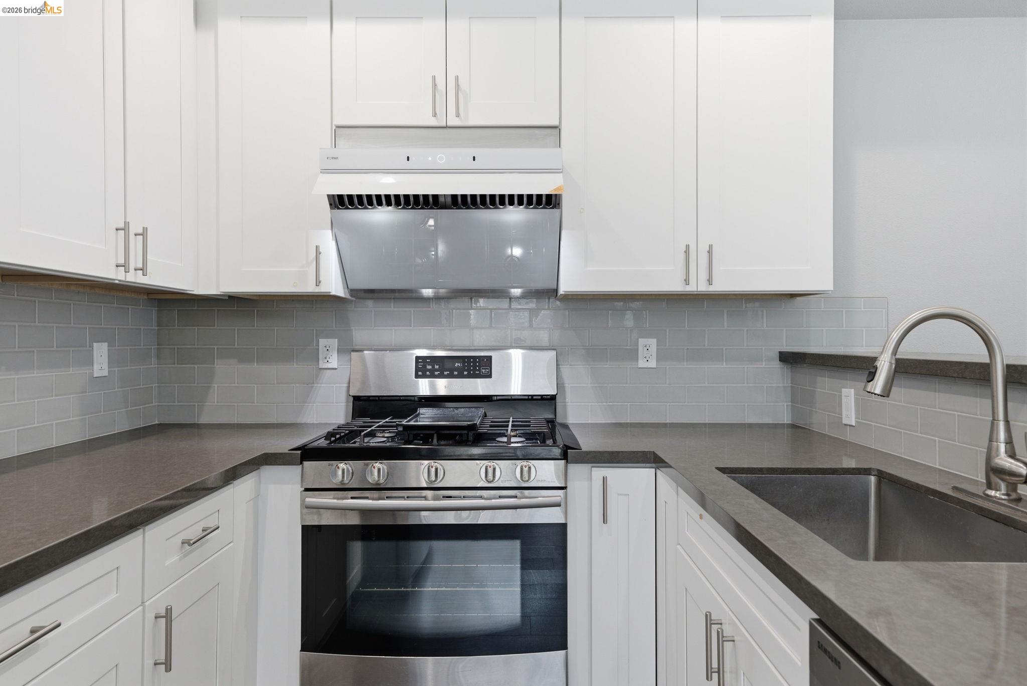 Detail Gallery Image 22 of 60 For 817 Estancia Ter, Hayward,  CA 94541 - 4 Beds | 3 Baths