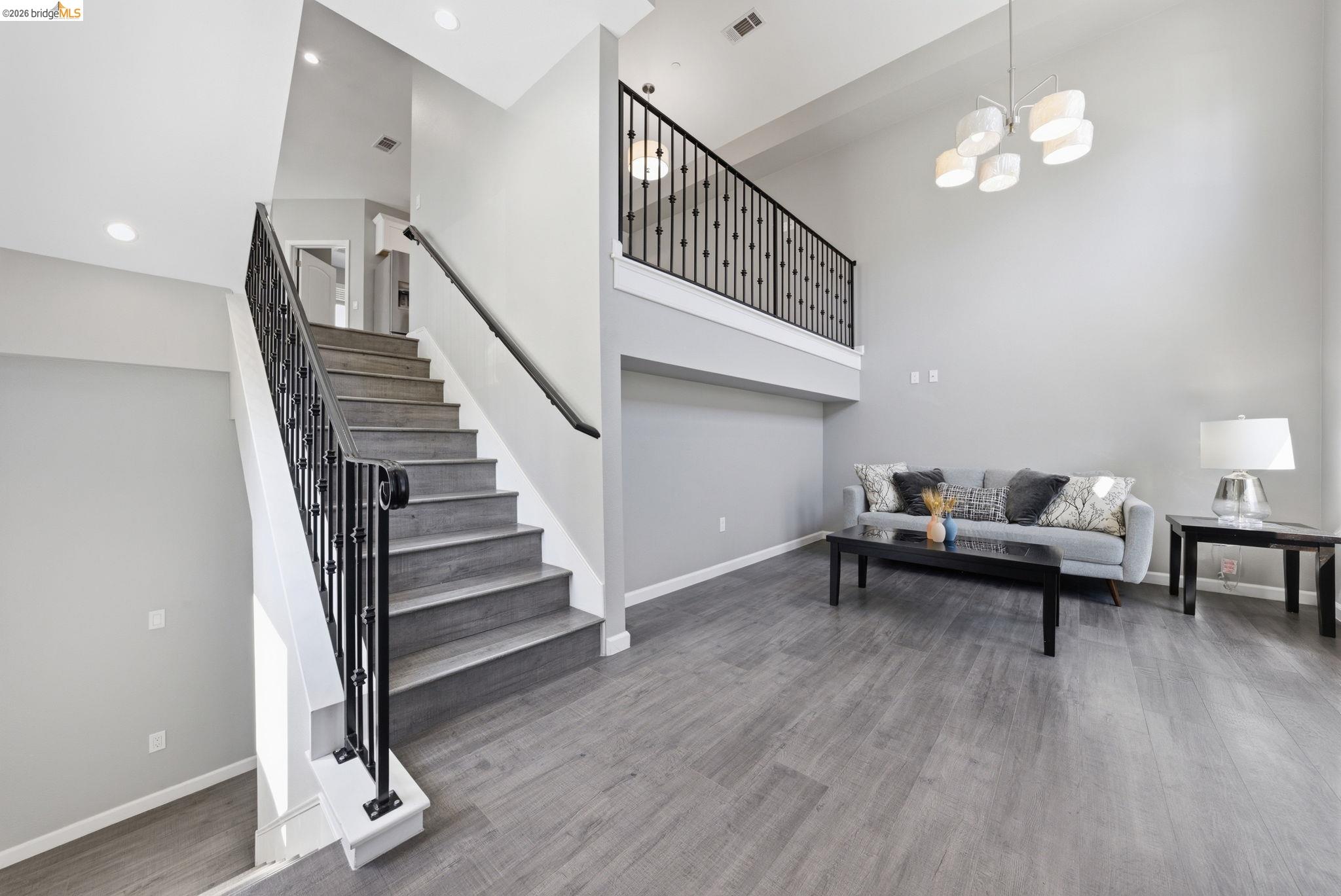 Detail Gallery Image 8 of 60 For 817 Estancia Ter, Hayward,  CA 94541 - 4 Beds | 3 Baths