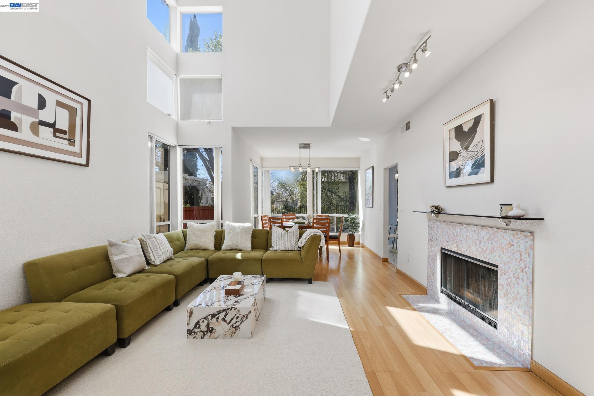 Detail Gallery Image 6 of 60 For 906 Vista Pointe Dr, San Ramon,  CA 94582 - 3 Beds | 2/1 Baths