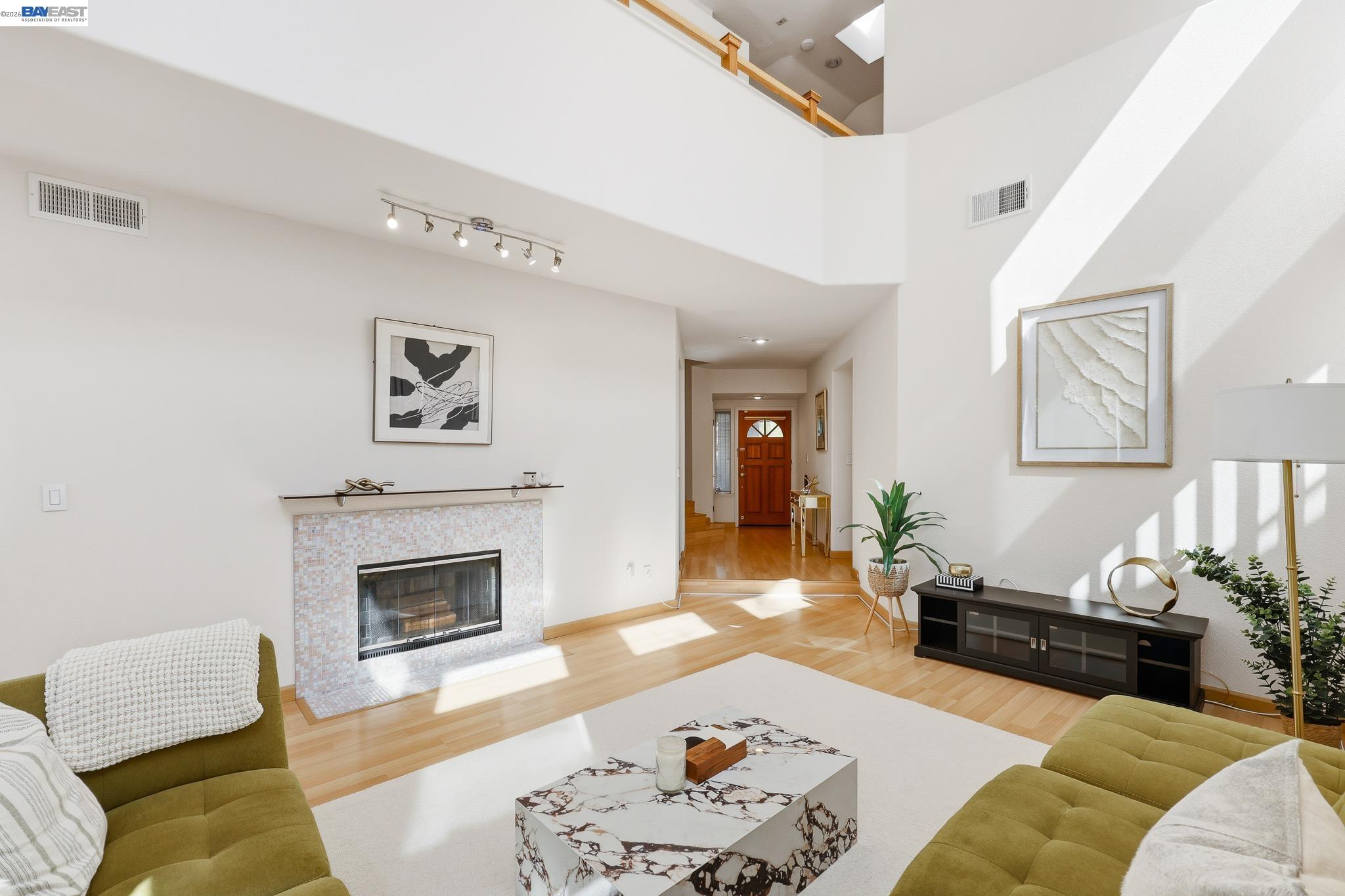 Detail Gallery Image 8 of 60 For 906 Vista Pointe Dr, San Ramon,  CA 94582 - 3 Beds | 2/1 Baths