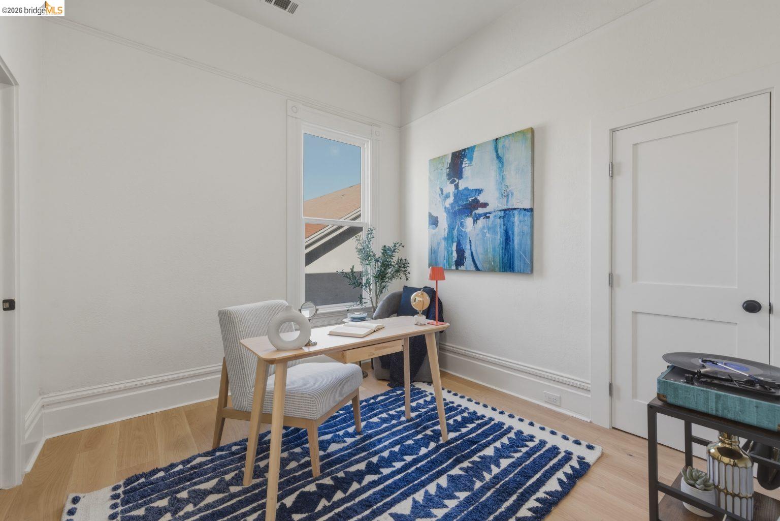 Detail Gallery Image 18 of 55 For 523 25th St, Oakland,  CA 94612 - 7 Beds | 3/1 Baths