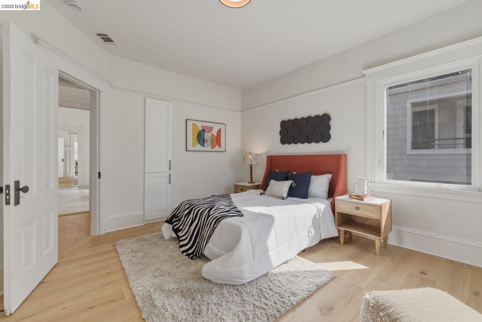 Detail Gallery Image 21 of 55 For 523 25th St, Oakland,  CA 94612 - 7 Beds | 3/1 Baths