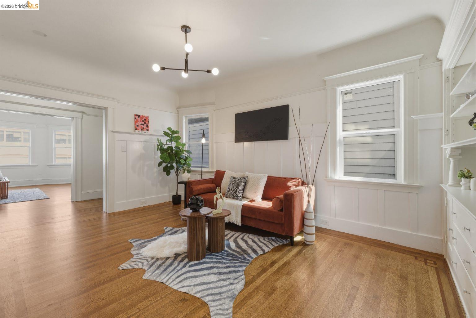 Detail Gallery Image 36 of 55 For 523 25th St, Oakland,  CA 94612 - 7 Beds | 3/1 Baths