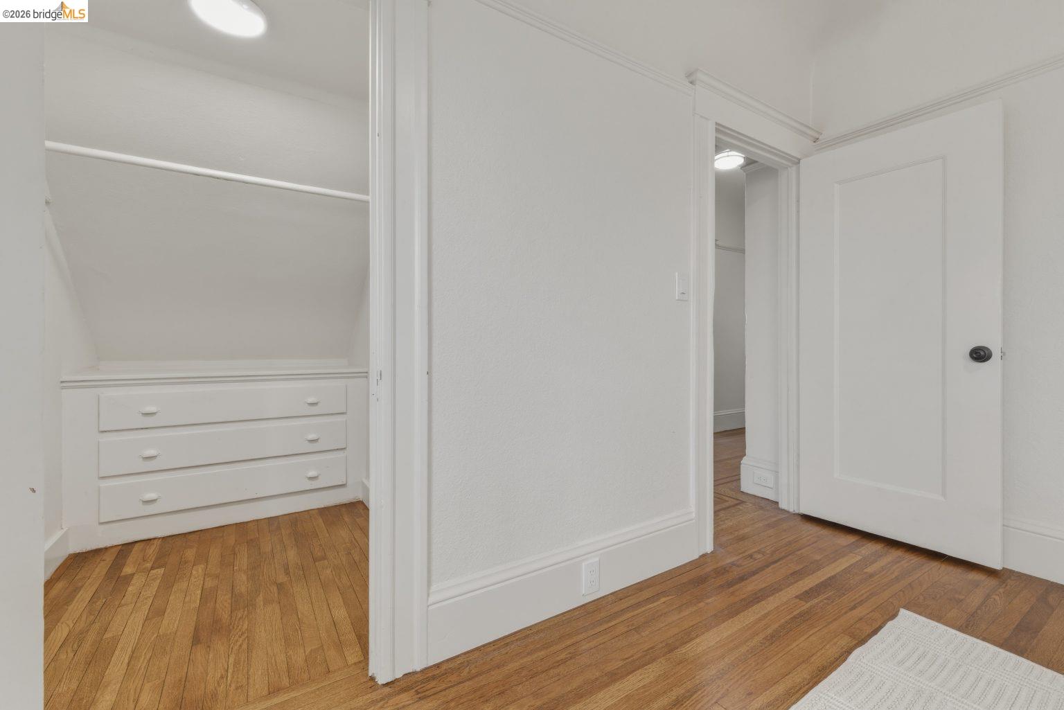 Detail Gallery Image 41 of 55 For 523 25th St, Oakland,  CA 94612 - 7 Beds | 3/1 Baths