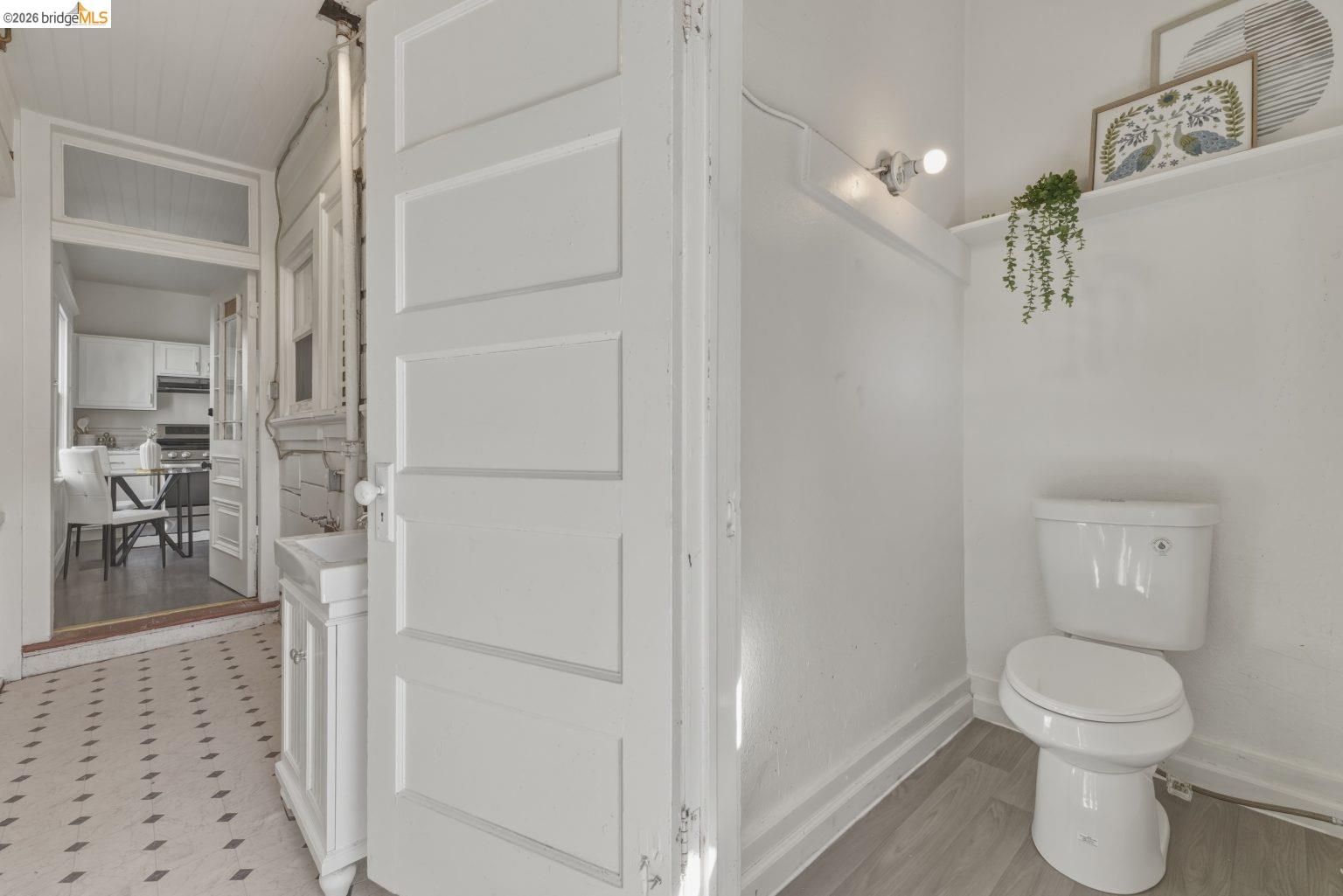 Detail Gallery Image 52 of 55 For 523 25th St, Oakland,  CA 94612 - 7 Beds | 3/1 Baths