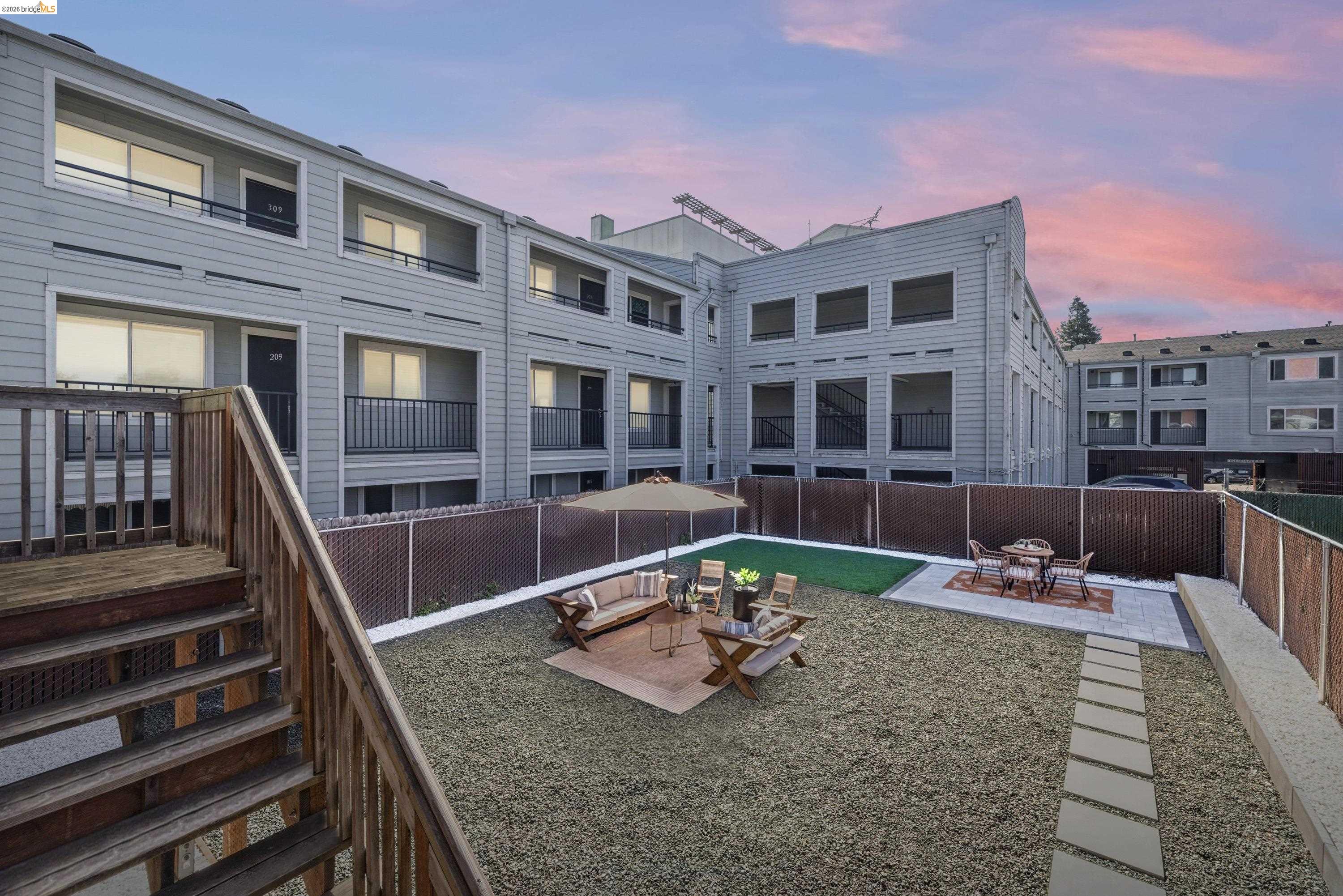 Detail Gallery Image 26 of 54 For 523 25th St, Oakland,  CA 94612 - – Beds | – Baths