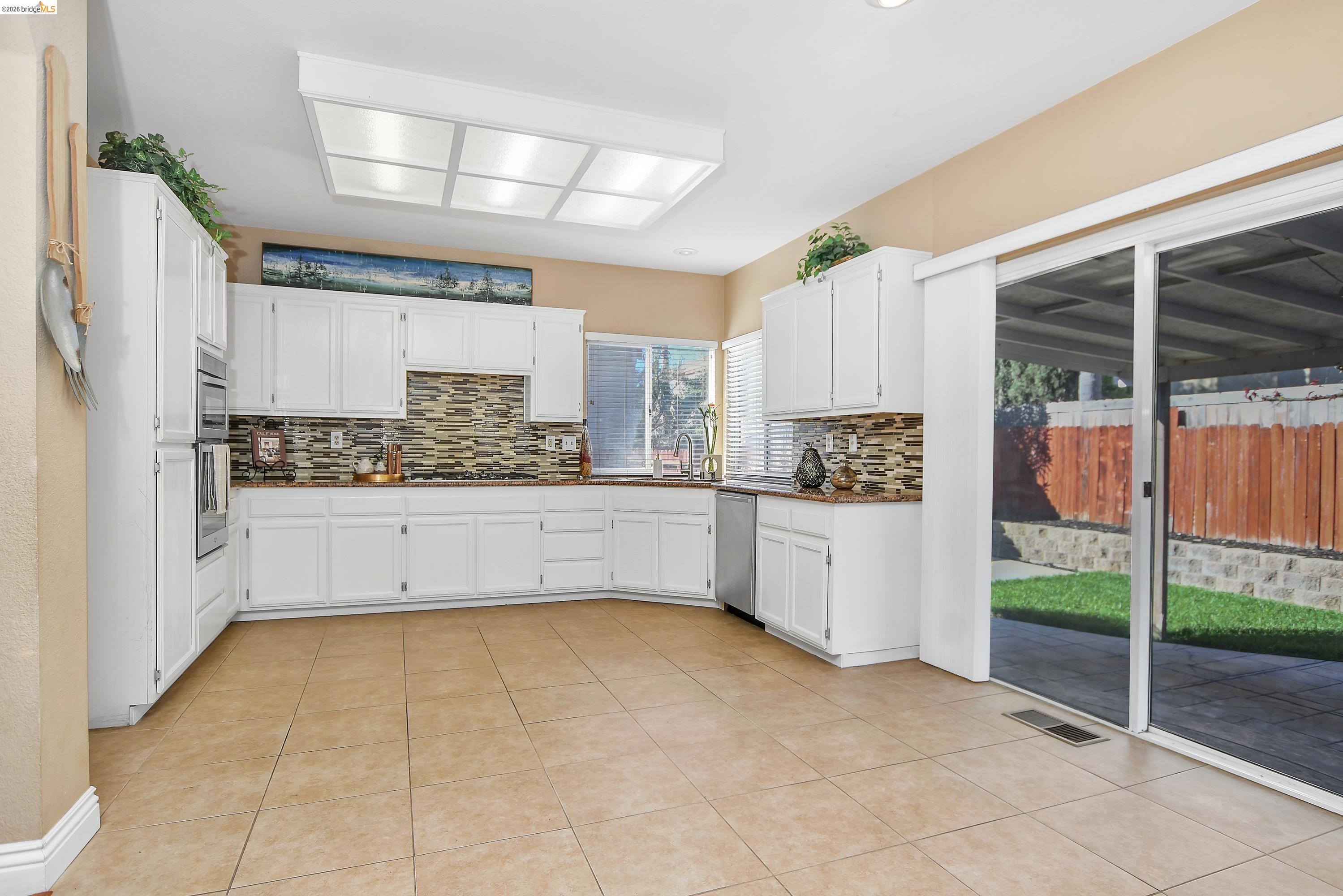 Detail Gallery Image 5 of 29 For 2454 San Simeon Ct, Discovery Bay,  CA 94505 - 4 Beds | 2/1 Baths