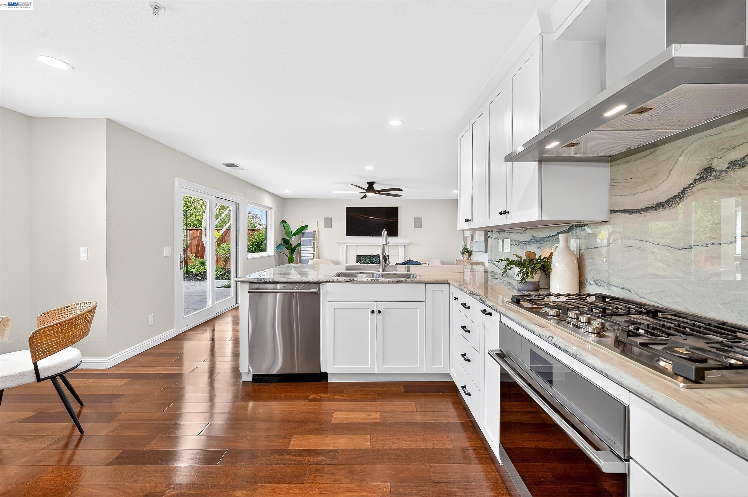 Detail Gallery Image 10 of 30 For 4914 Candy Ct, Livermore,  CA 94550 - 4 Beds | 2/1 Baths