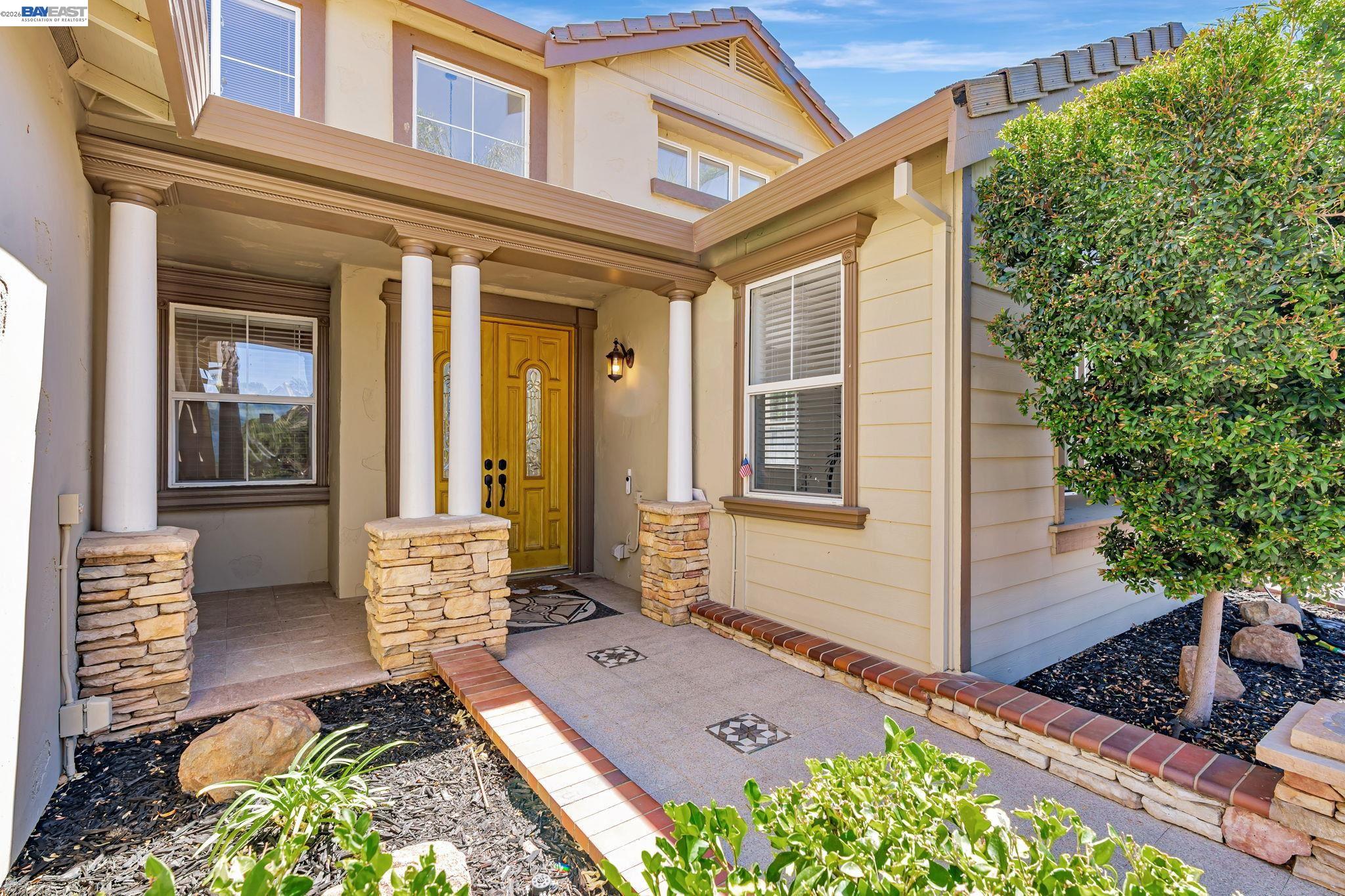 Detail Gallery Image 4 of 60 For 5065 Carbondale Way, Antioch,  CA 94531 - 5 Beds | 3 Baths