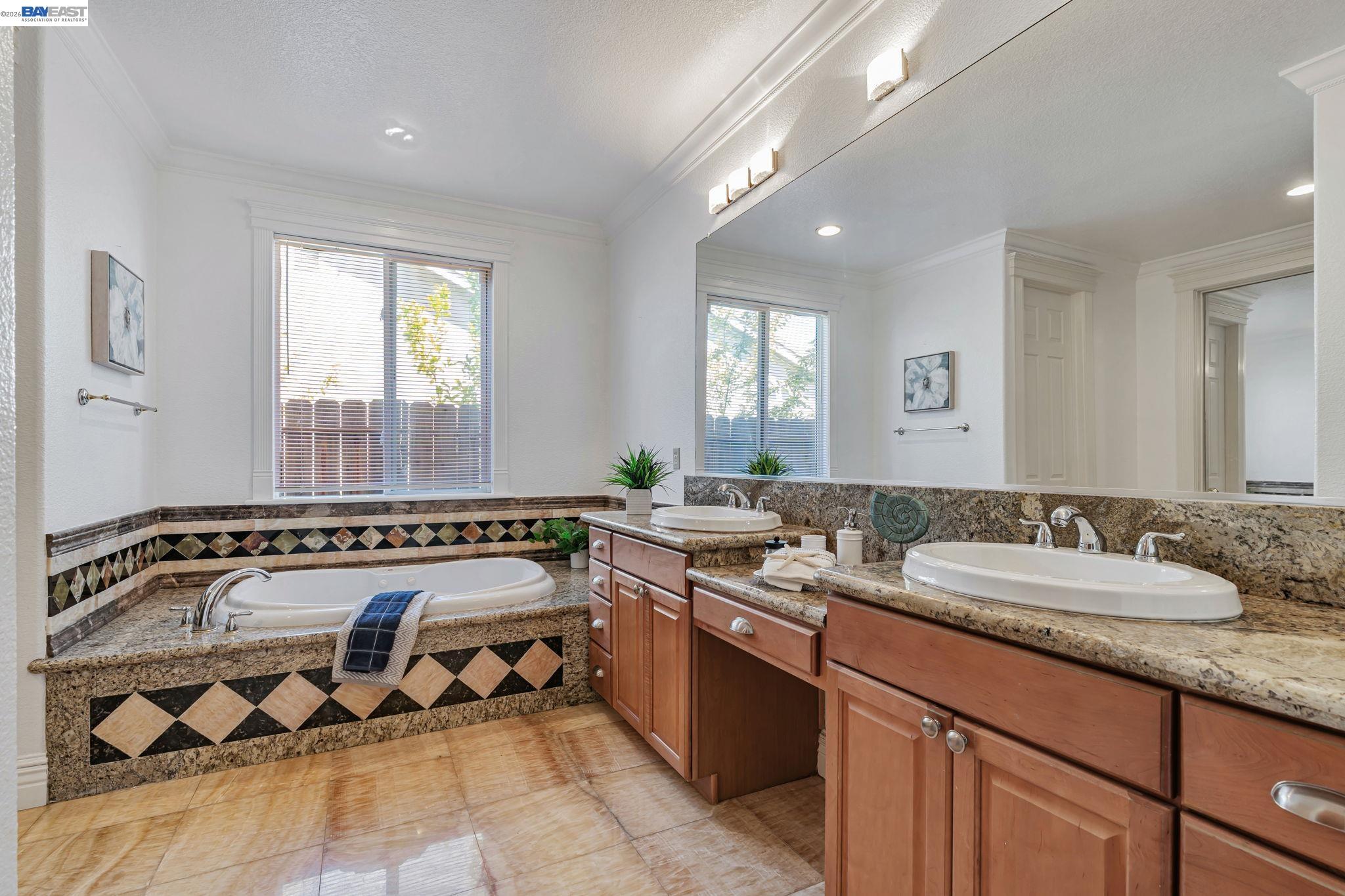 Detail Gallery Image 39 of 60 For 5065 Carbondale Way, Antioch,  CA 94531 - 5 Beds | 3 Baths