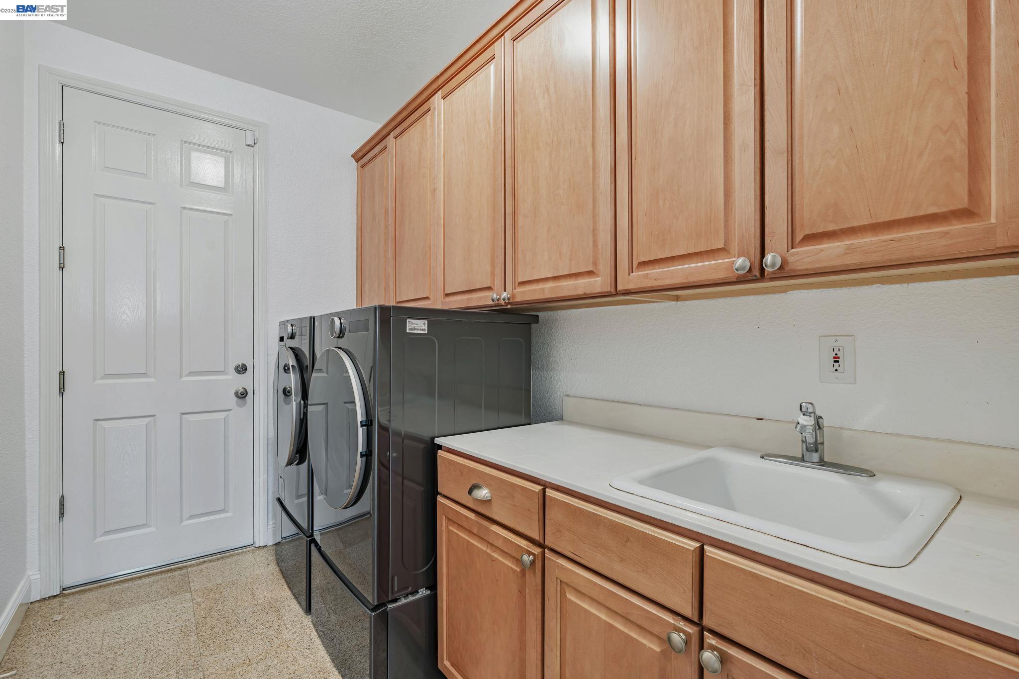 Detail Gallery Image 41 of 60 For 5065 Carbondale Way, Antioch,  CA 94531 - 5 Beds | 3 Baths