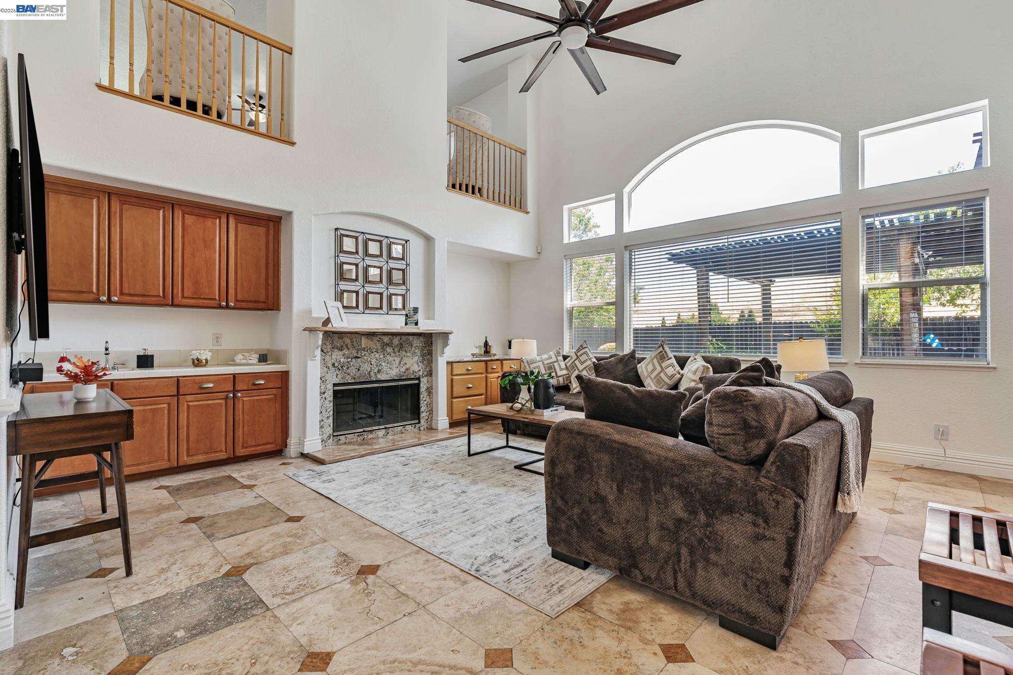 Detail Gallery Image 10 of 60 For 5065 Carbondale Way, Antioch,  CA 94531 - 5 Beds | 3 Baths