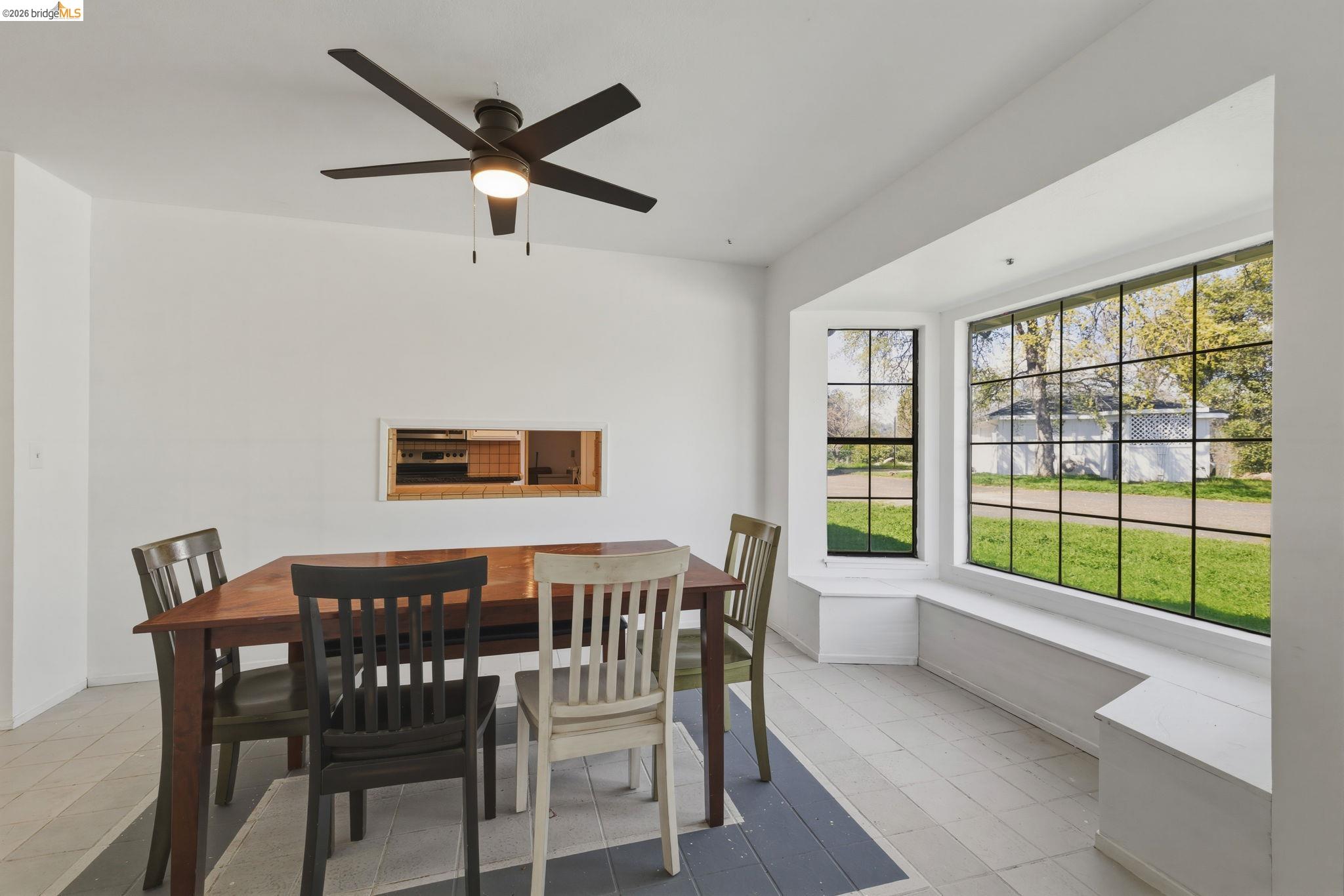 Detail Gallery Image 13 of 59 For 18344 Zeni Ln, Tuolumne,  CA 95379 - 3 Beds | 2/1 Baths