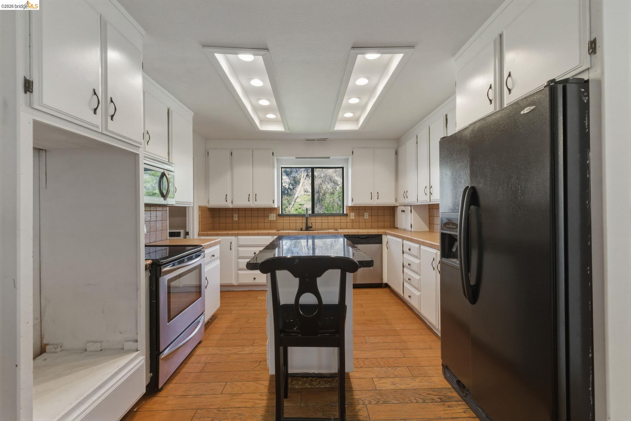 Detail Gallery Image 14 of 59 For 18344 Zeni Ln, Tuolumne,  CA 95379 - 3 Beds | 2/1 Baths