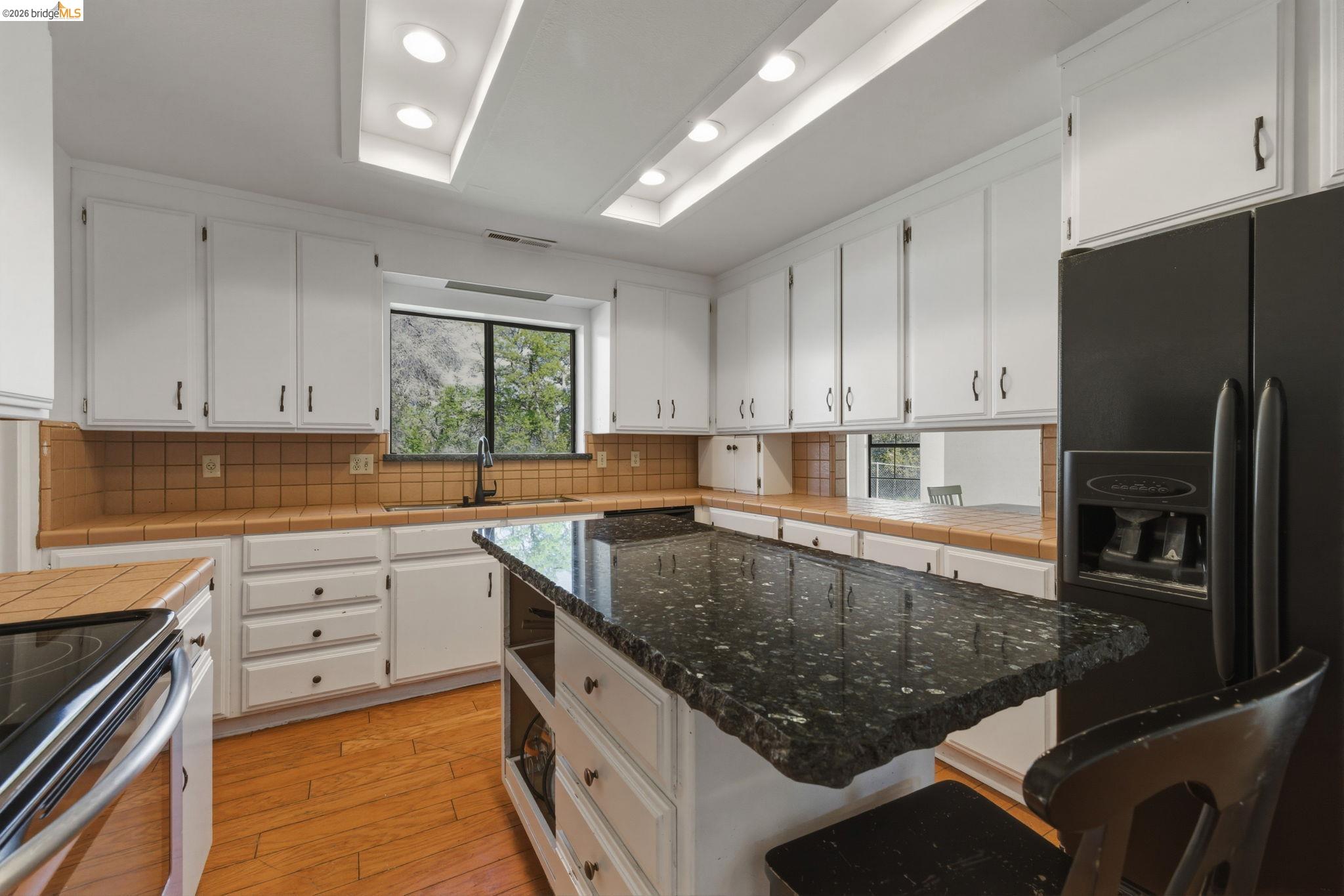 Detail Gallery Image 16 of 59 For 18344 Zeni Ln, Tuolumne,  CA 95379 - 3 Beds | 2/1 Baths