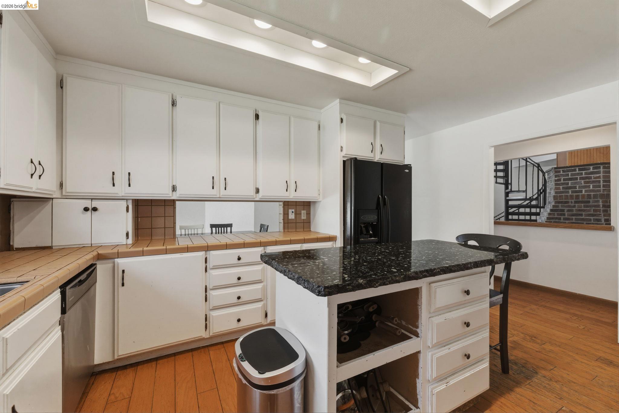 Detail Gallery Image 17 of 59 For 18344 Zeni Ln, Tuolumne,  CA 95379 - 3 Beds | 2/1 Baths