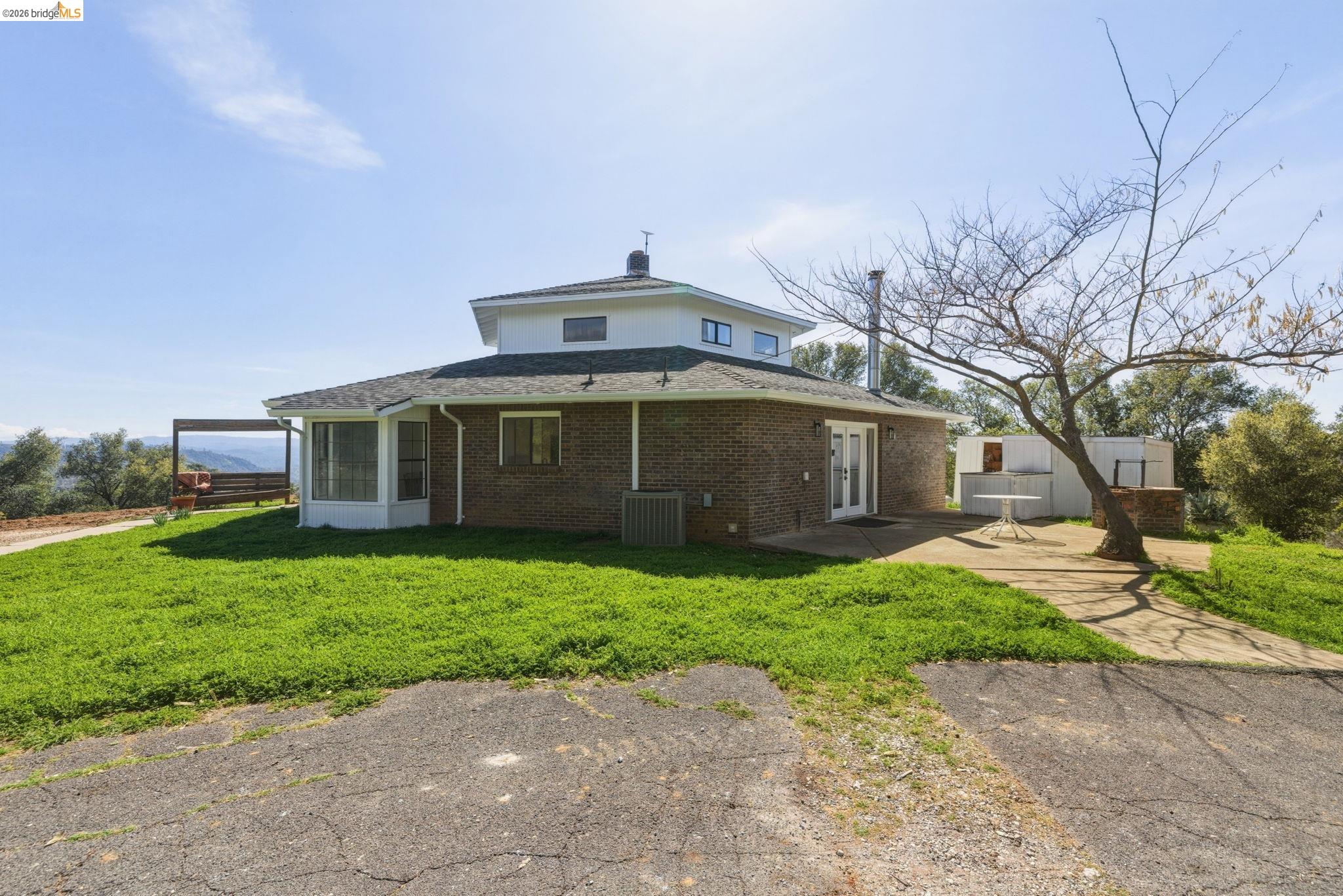 Detail Gallery Image 3 of 59 For 18344 Zeni Ln, Tuolumne,  CA 95379 - 3 Beds | 2/1 Baths