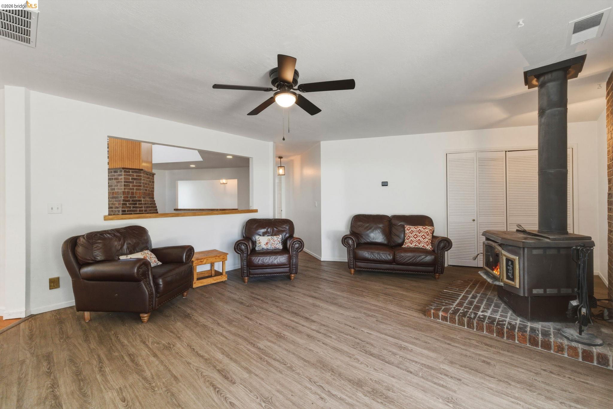 Detail Gallery Image 24 of 59 For 18344 Zeni Ln, Tuolumne,  CA 95379 - 3 Beds | 2/1 Baths