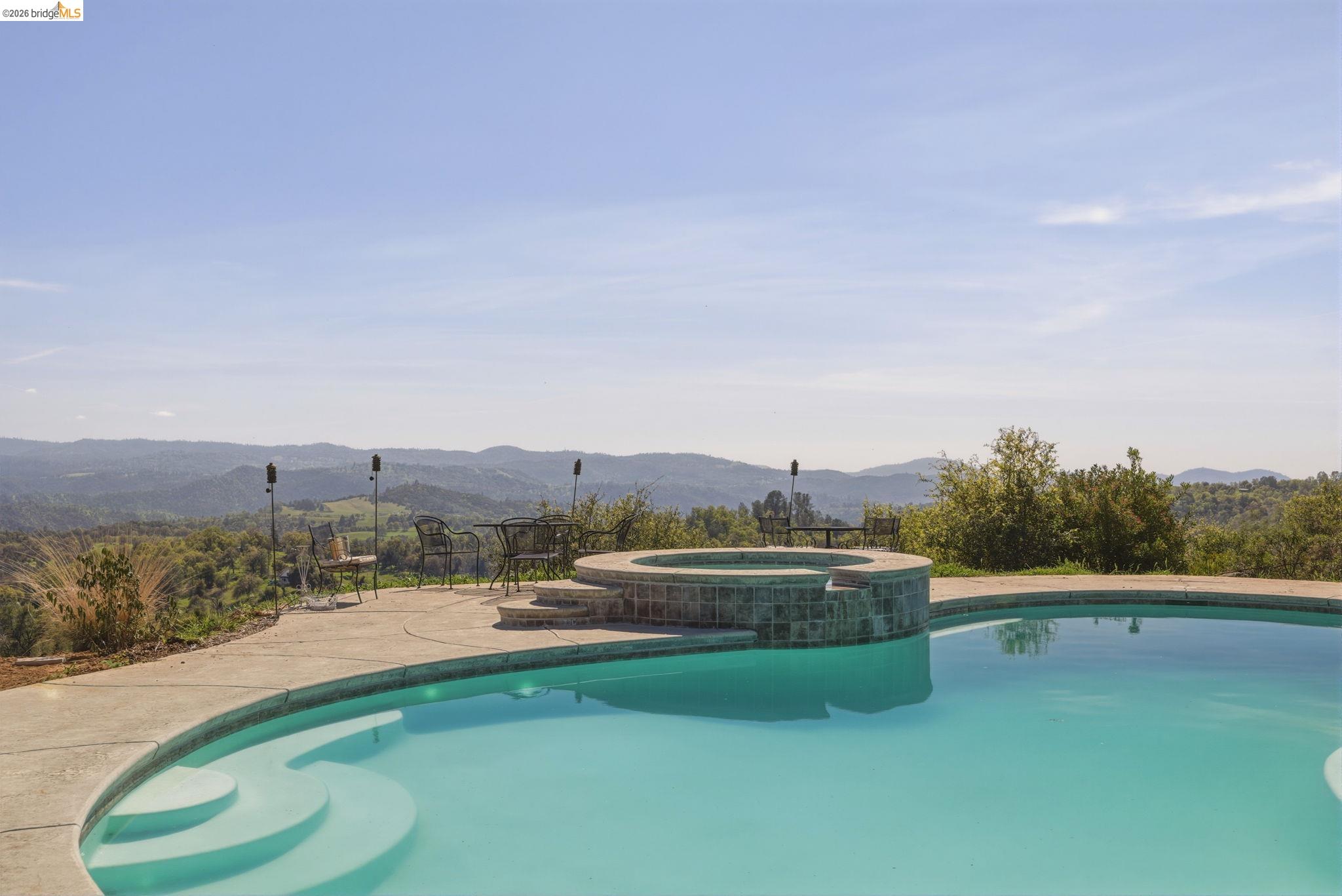 Detail Gallery Image 5 of 59 For 18344 Zeni Ln, Tuolumne,  CA 95379 - 3 Beds | 2/1 Baths