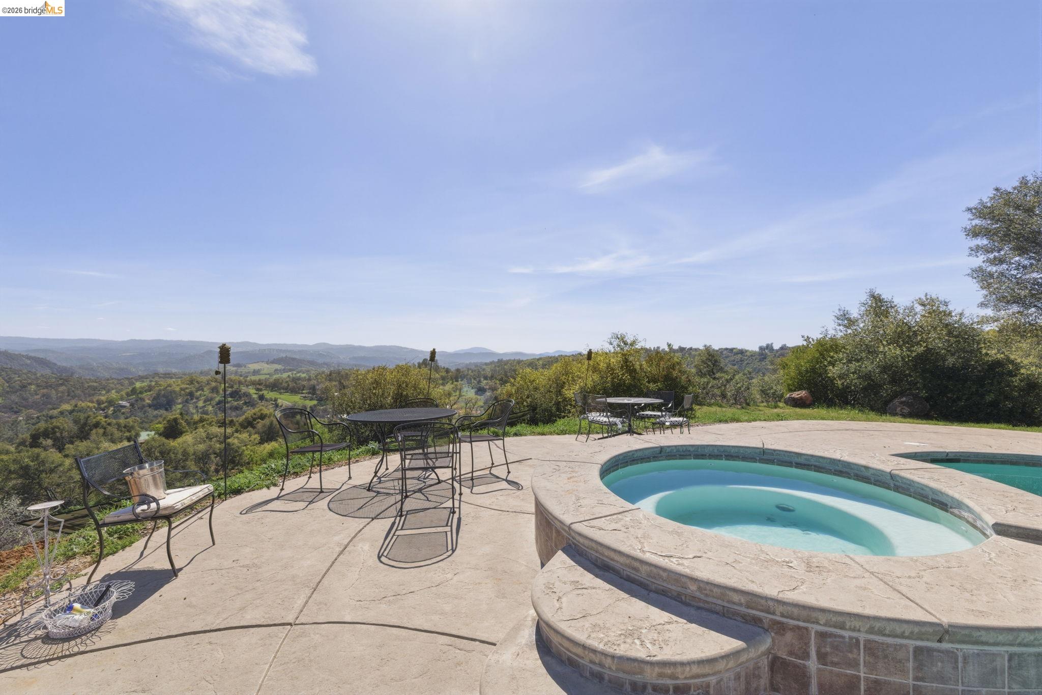 Detail Gallery Image 6 of 59 For 18344 Zeni Ln, Tuolumne,  CA 95379 - 3 Beds | 2/1 Baths