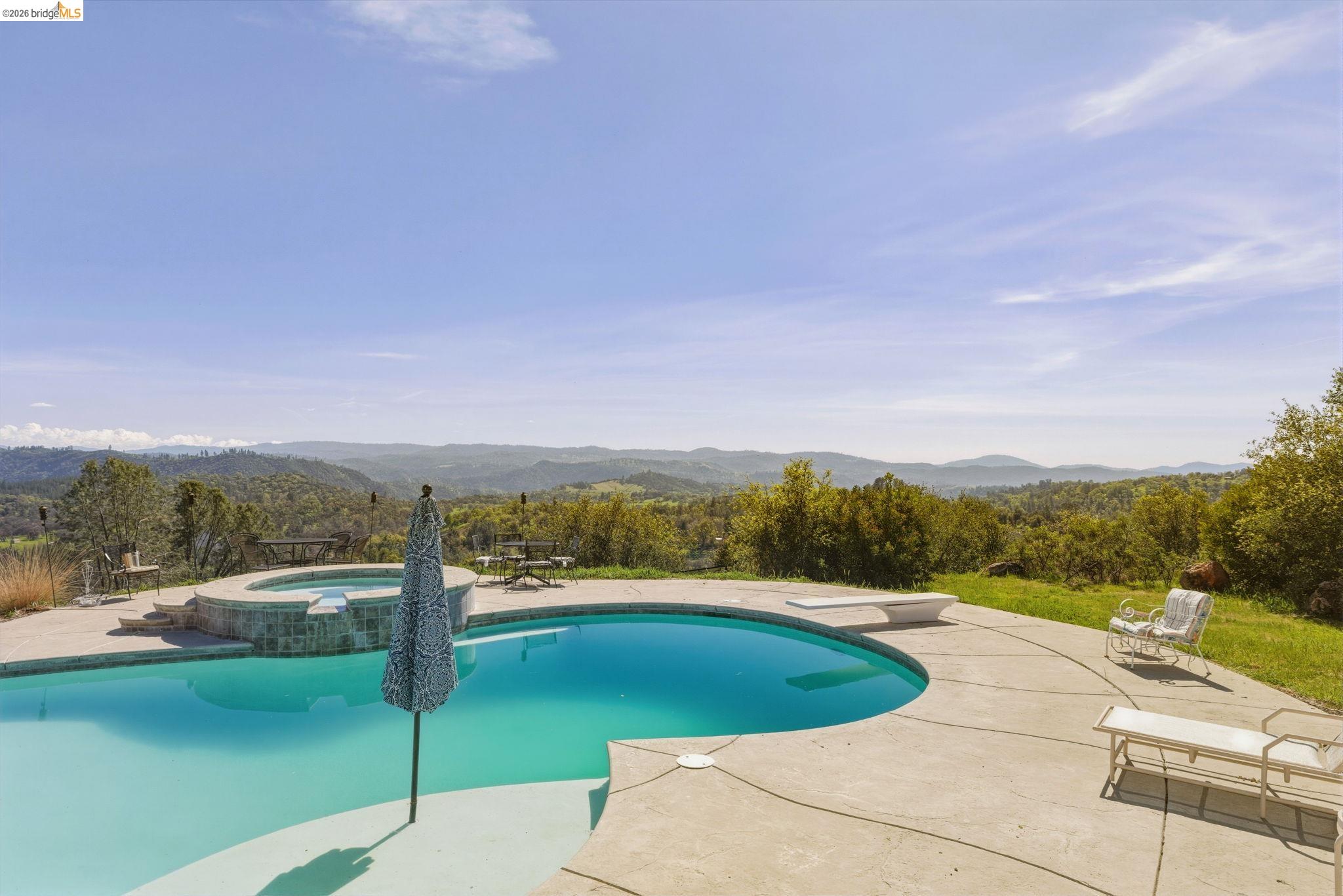 Detail Gallery Image 8 of 59 For 18344 Zeni Ln, Tuolumne,  CA 95379 - 3 Beds | 2/1 Baths