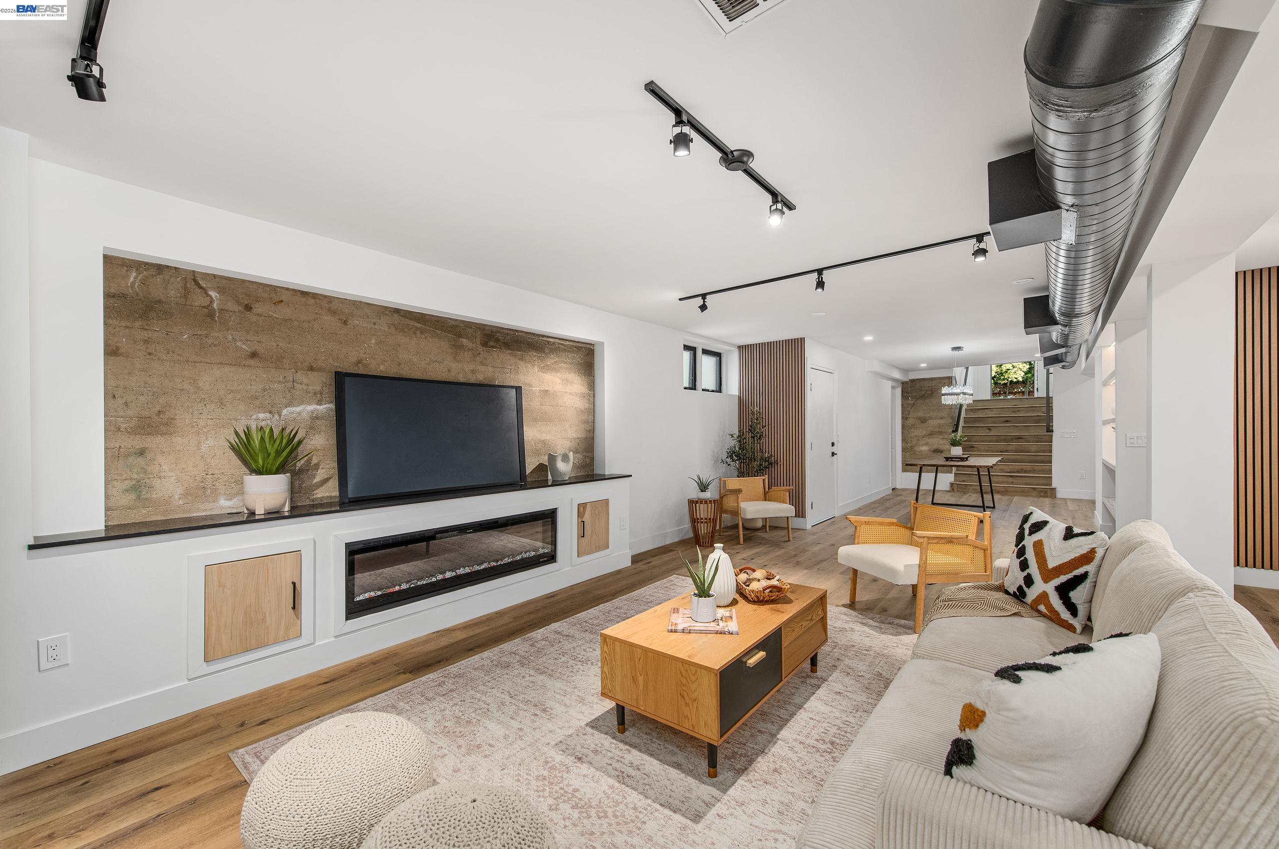 Detail Gallery Image 5 of 49 For 4073 Stanley Blvd, Pleasanton,  CA 94566 - 5 Beds | 3 Baths