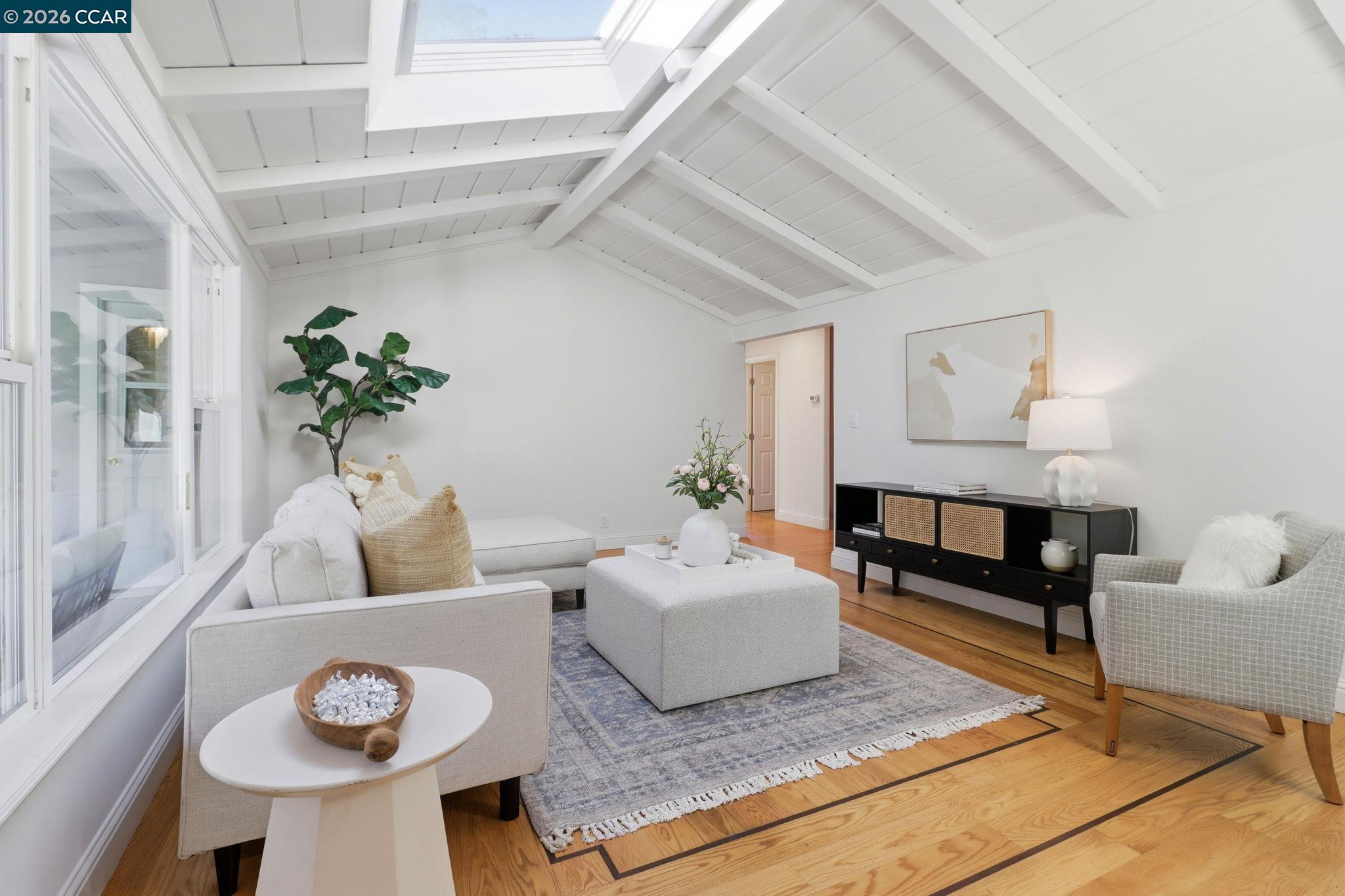 Detail Gallery Image 16 of 43 For 1124 Sanders Dr, Moraga,  CA 94556 - 4 Beds | 3 Baths