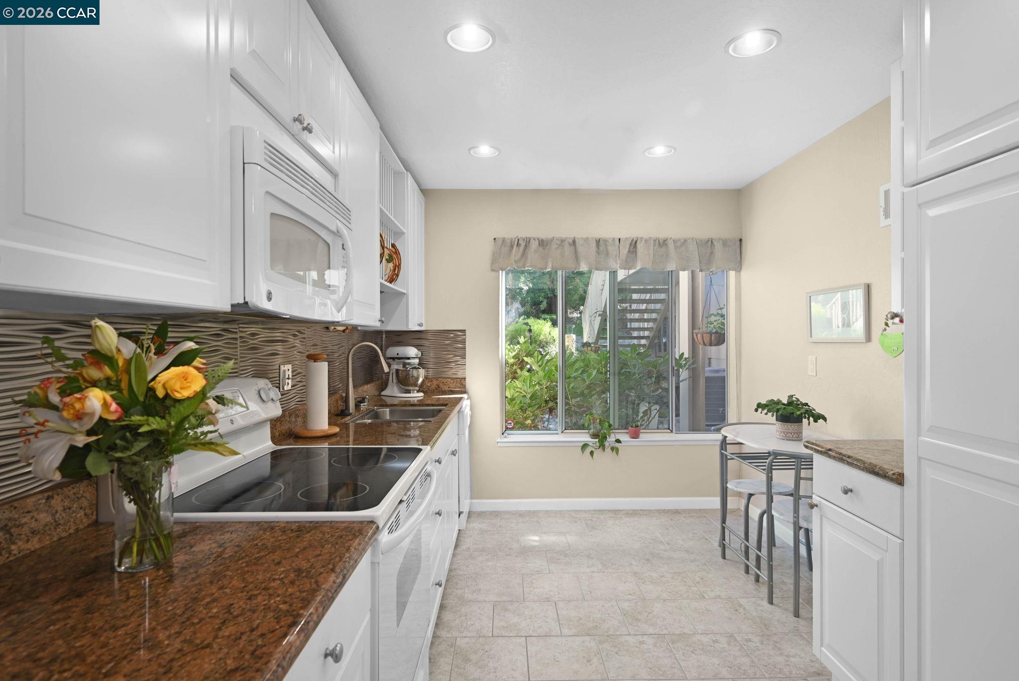 Photo #11: 41127743 Listing: Photo #11