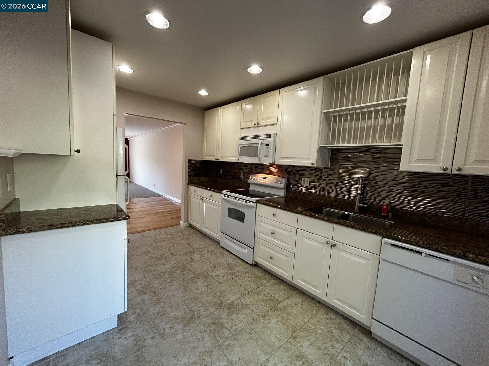 Detail Gallery Image 46 of 58 For 2055 Cactus Ct #2,  Walnut Creek,  CA 94595 - 2 Beds | 2 Baths