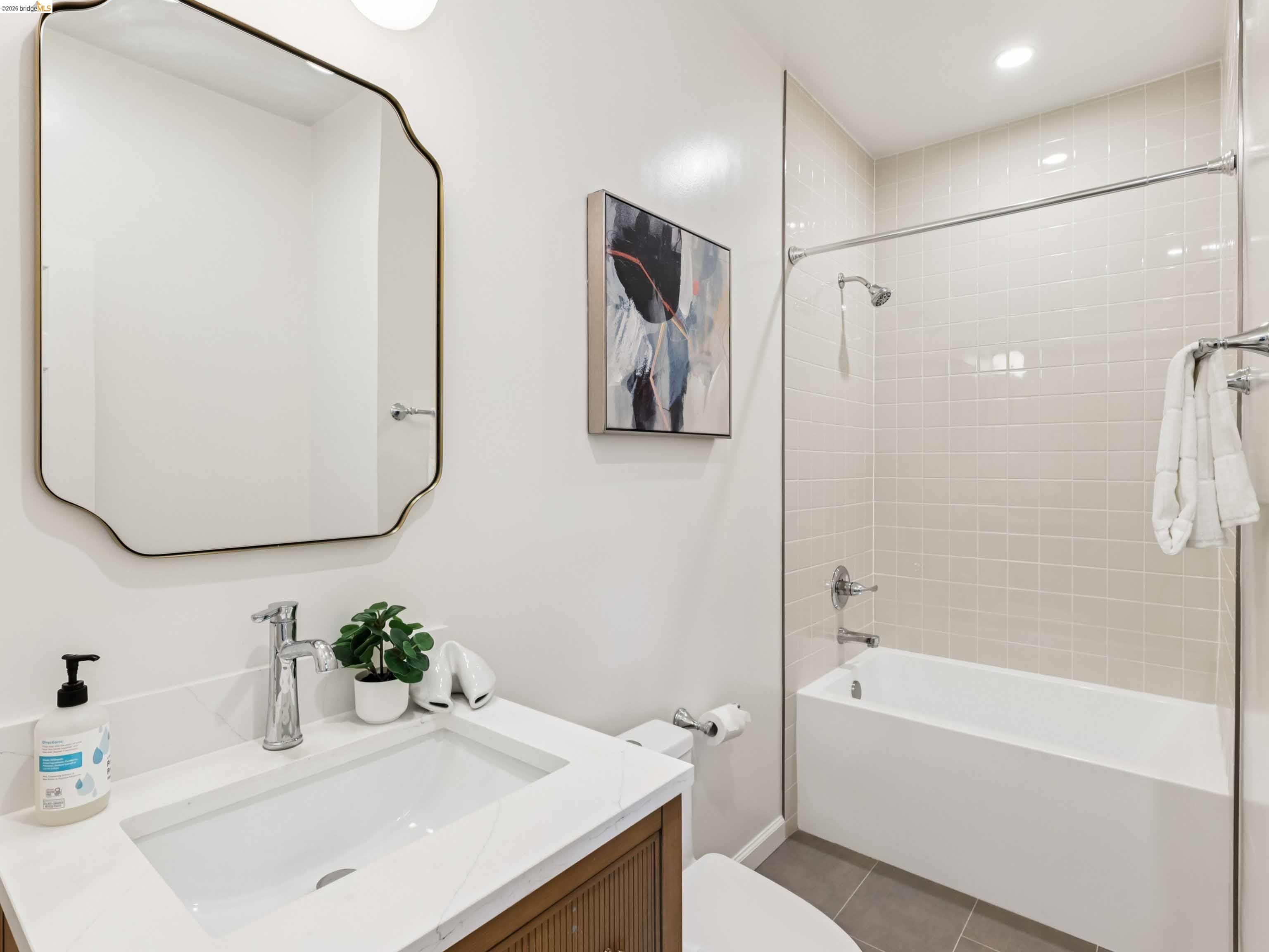 Detail Gallery Image 12 of 51 For 425 Central Ave, Alameda,  CA 94501 - – Beds | – Baths