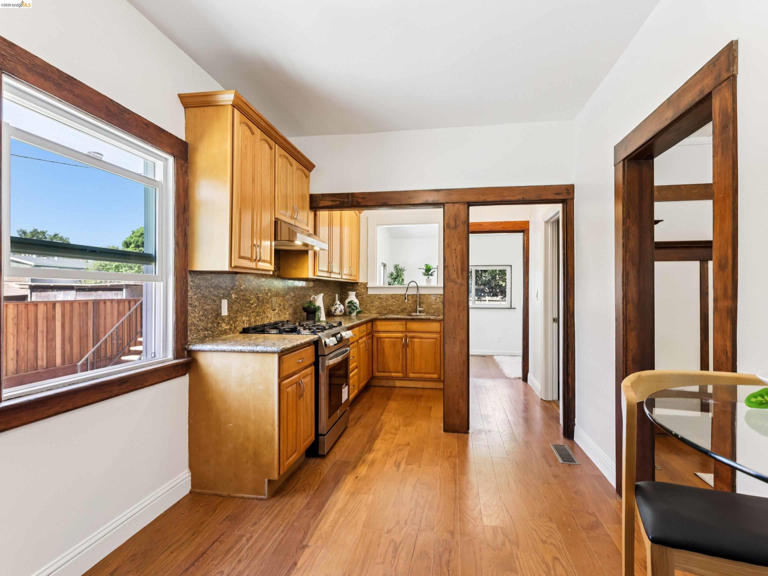 Detail Gallery Image 10 of 51 For 425 Central Ave, Alameda,  CA 94501 - – Beds | – Baths