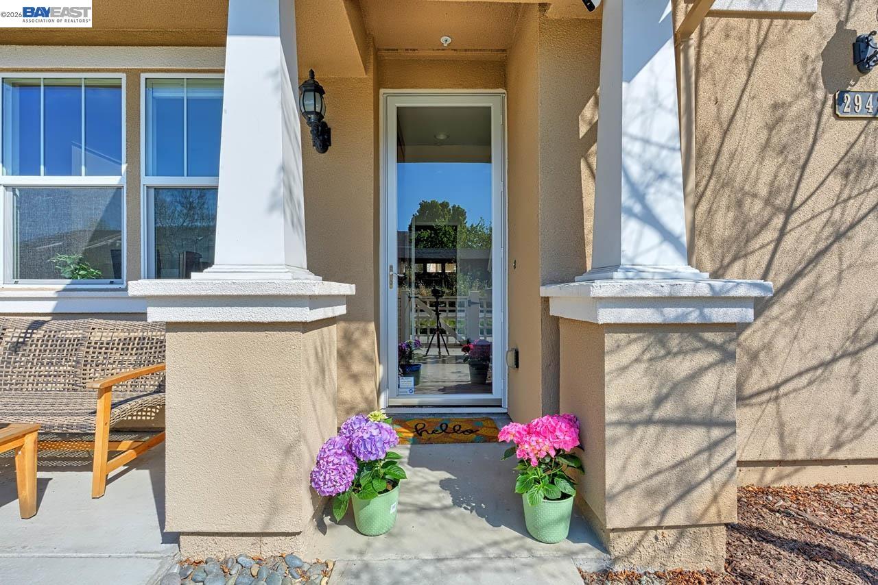 Detail Gallery Image 2 of 31 For 2943 Pescadero Ter, Fremont,  CA 94538 - 3 Beds | 2/1 Baths